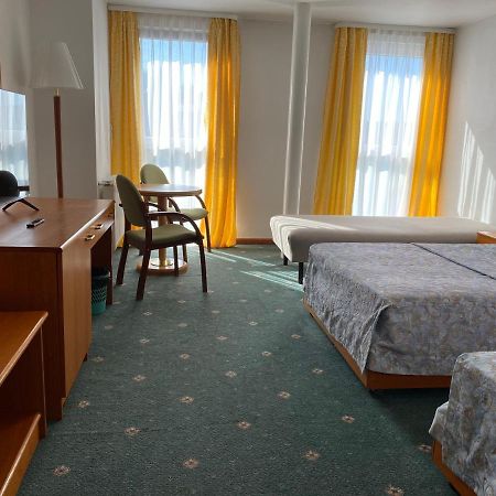 Elekt Czaplinek Hotel Bagian luar foto