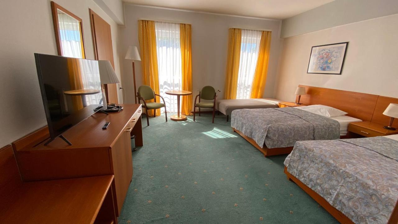Elekt Czaplinek Hotel Bagian luar foto