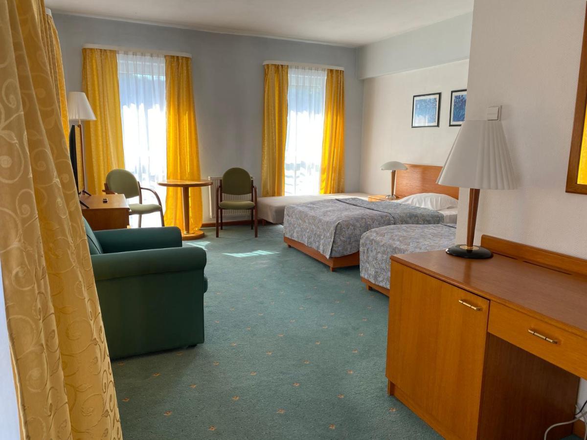 Elekt Czaplinek Hotel Bagian luar foto